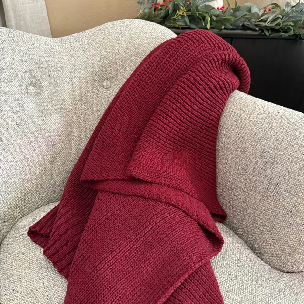 Crate & Barrel Sweater Knit Garnet Throw Blanket — 70”x55” NWOT